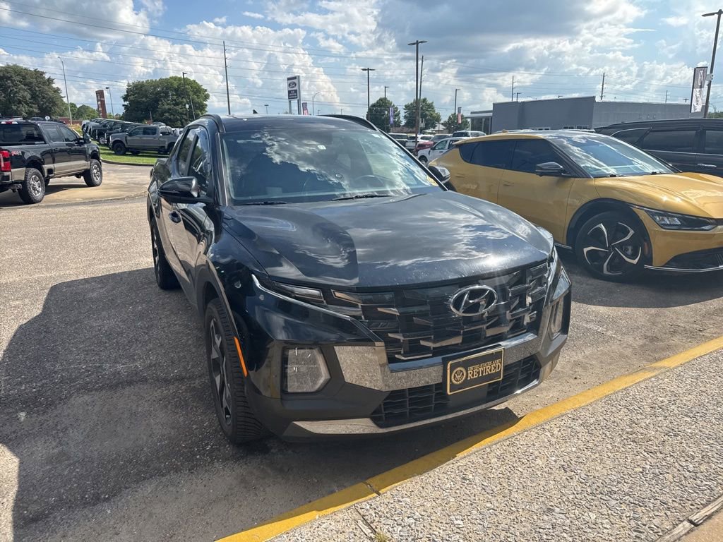 Used 2022 Hyundai Santa Cruz Limited AWD/4WD image 2