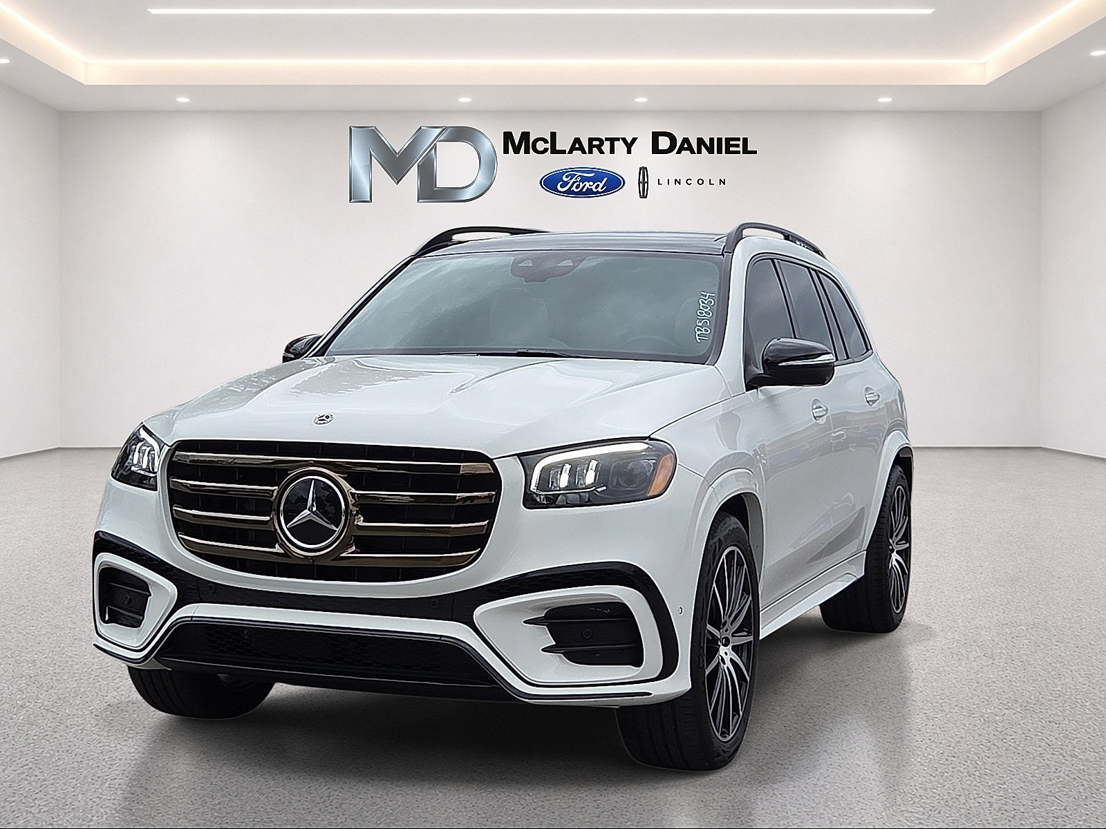 Used 2026 Mercedes-Benz GLS 450 4MATIC image 2