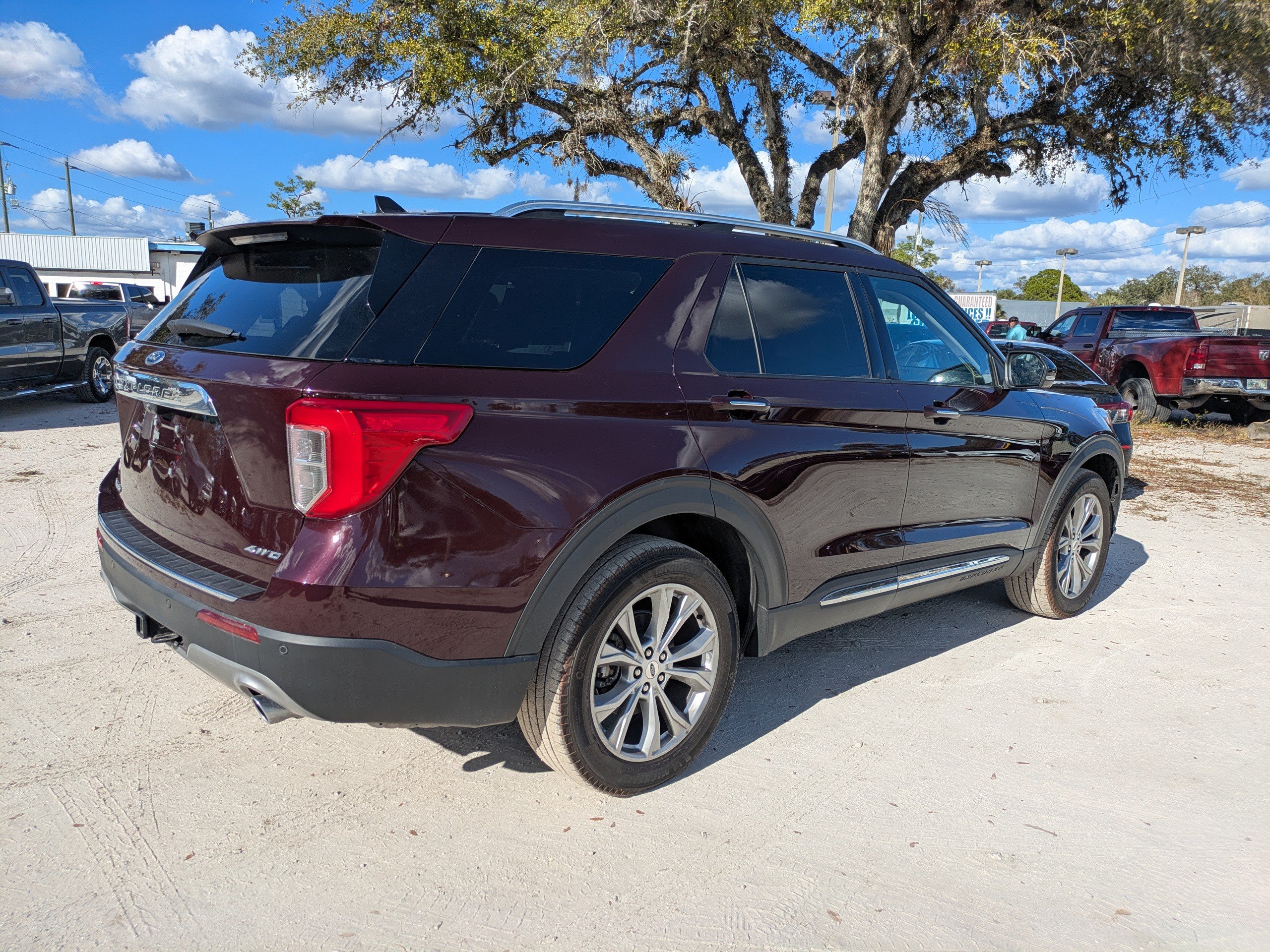 Certified 2023 Ford Explorer Limited w/ Limited Technology Package AWD/4WD image 3
