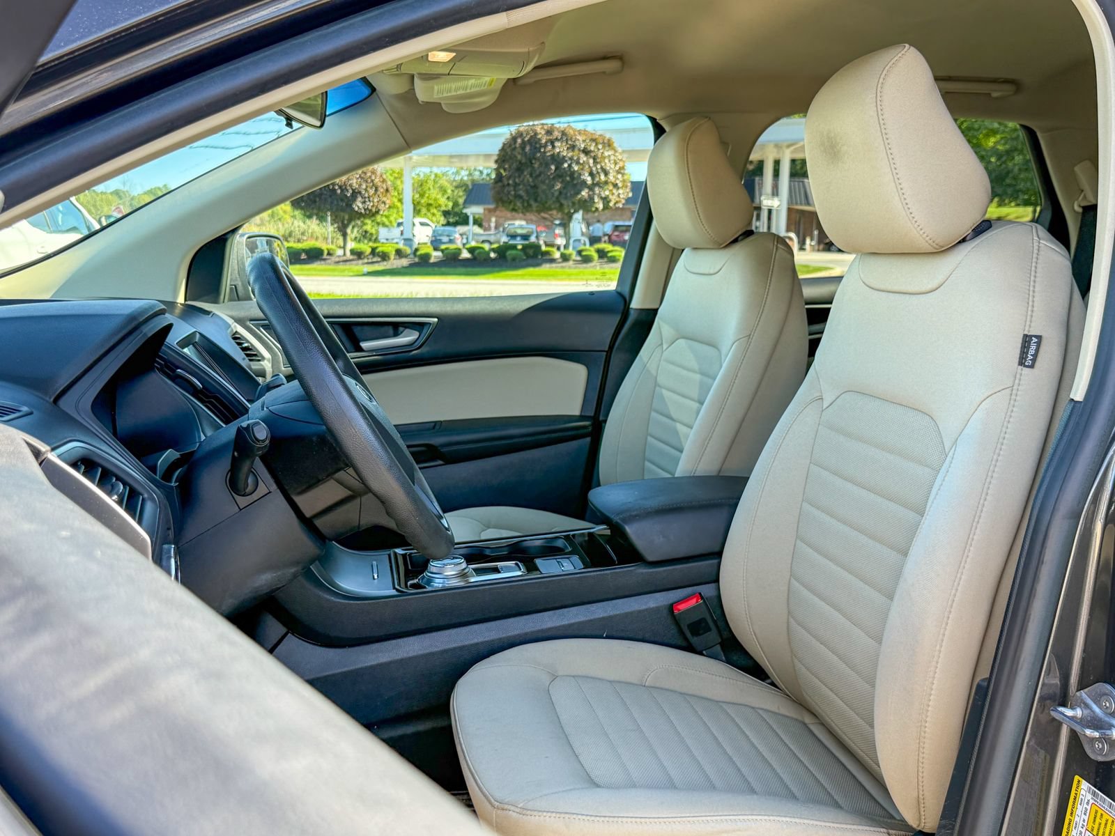 Certified 2020 Ford Edge SE FWD image 14