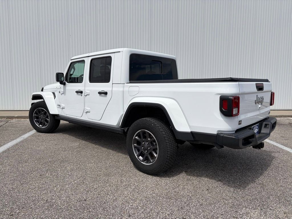 Used 2022 Jeep Gladiator Overland w/ Cold Weather Group AWD/4WD image 3