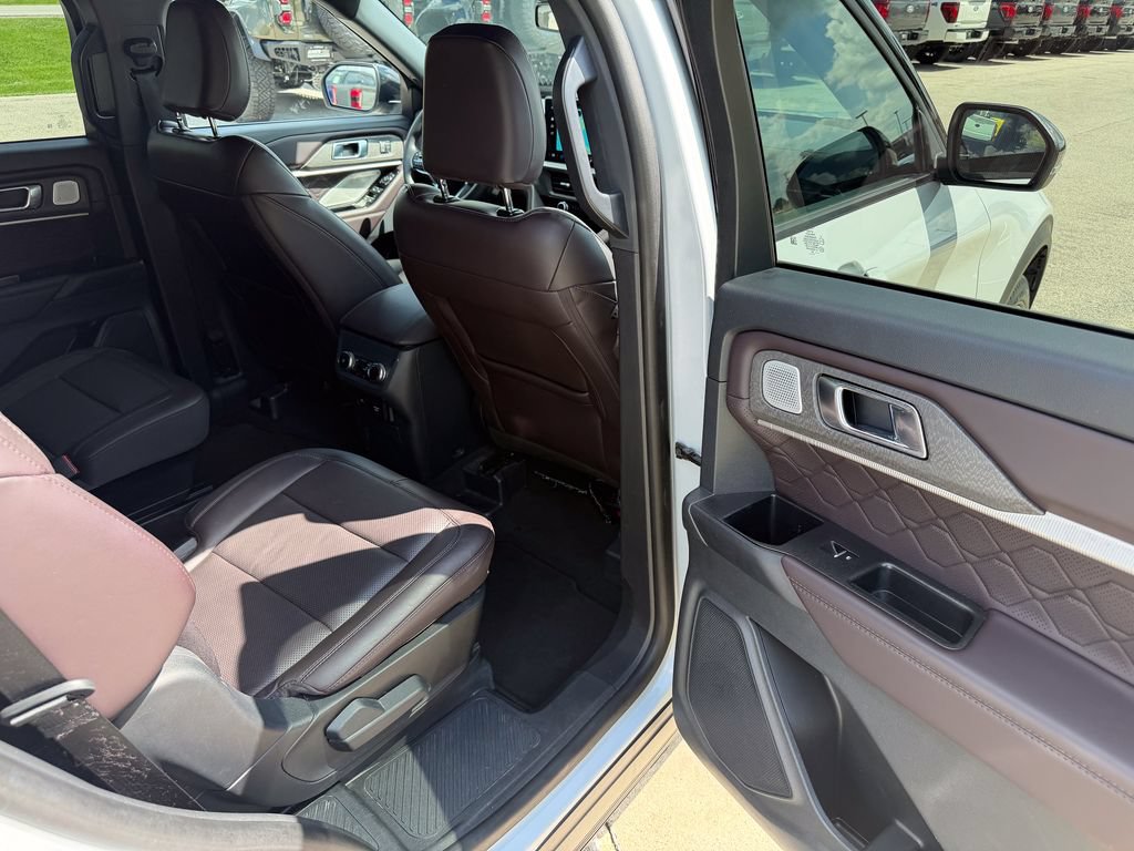 Certified 2025 Ford Explorer Platinum w/ LUX Leather Package AWD/4WD image 21