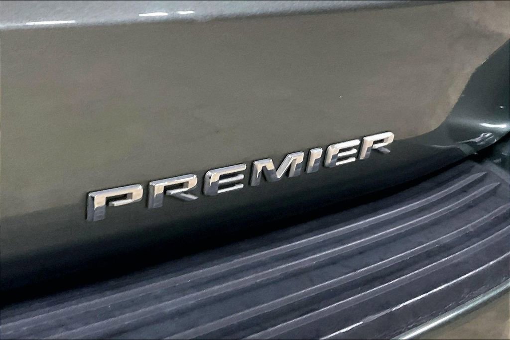 Used 2023 Chevrolet Suburban Premier image 10