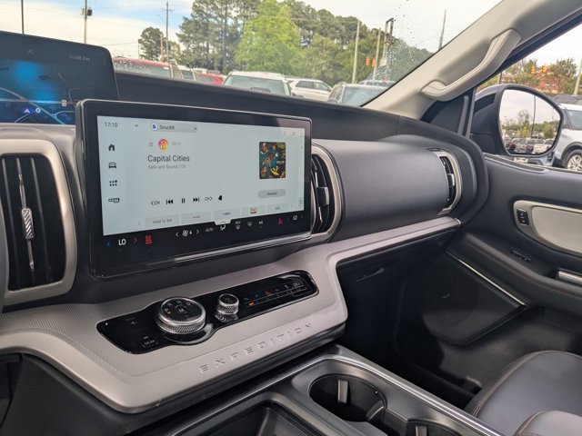 Certified 2025 Ford Expedition Active image 21