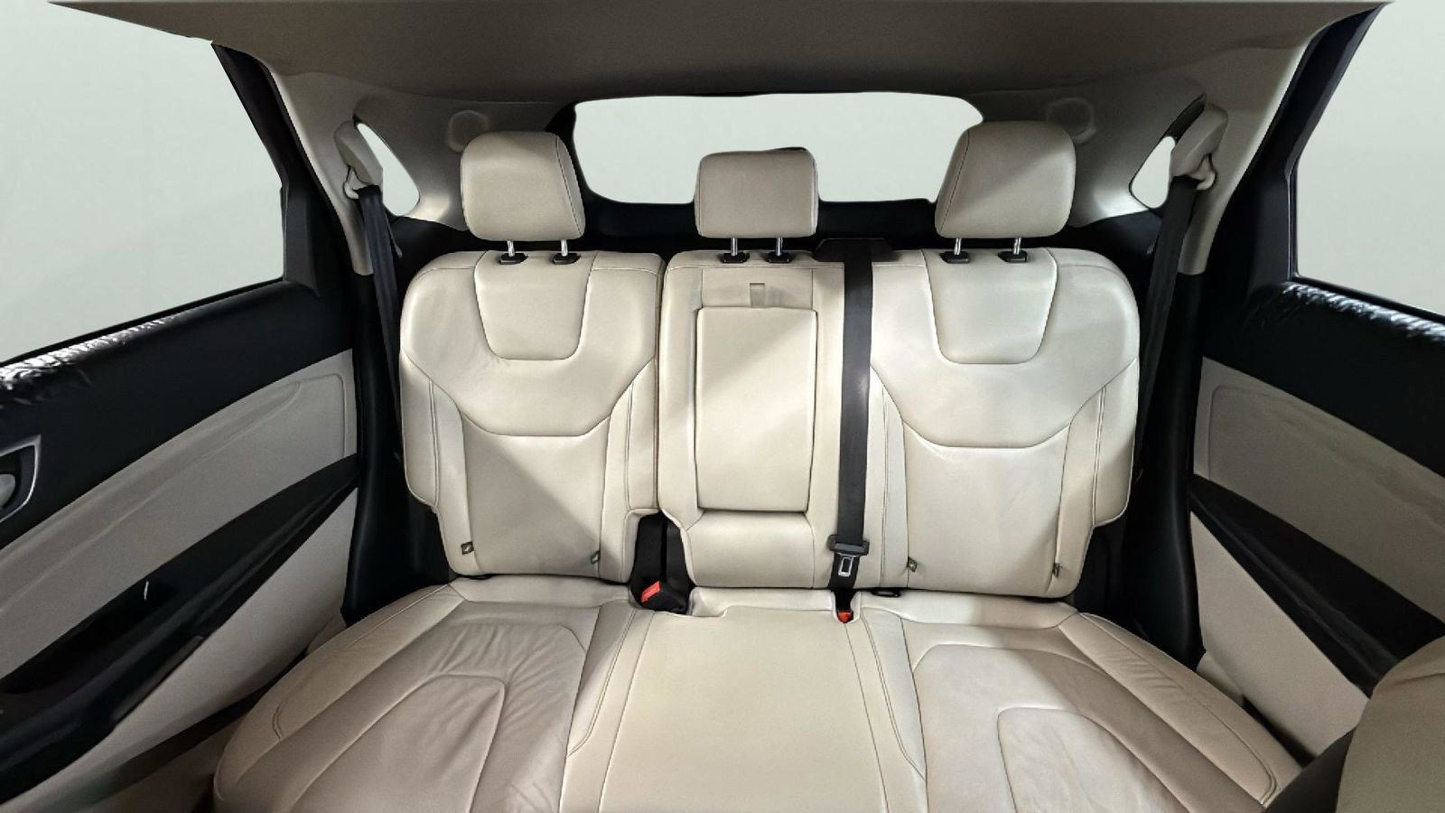 Certified 2018 Ford Edge Titanium w/ Technology Package image 26