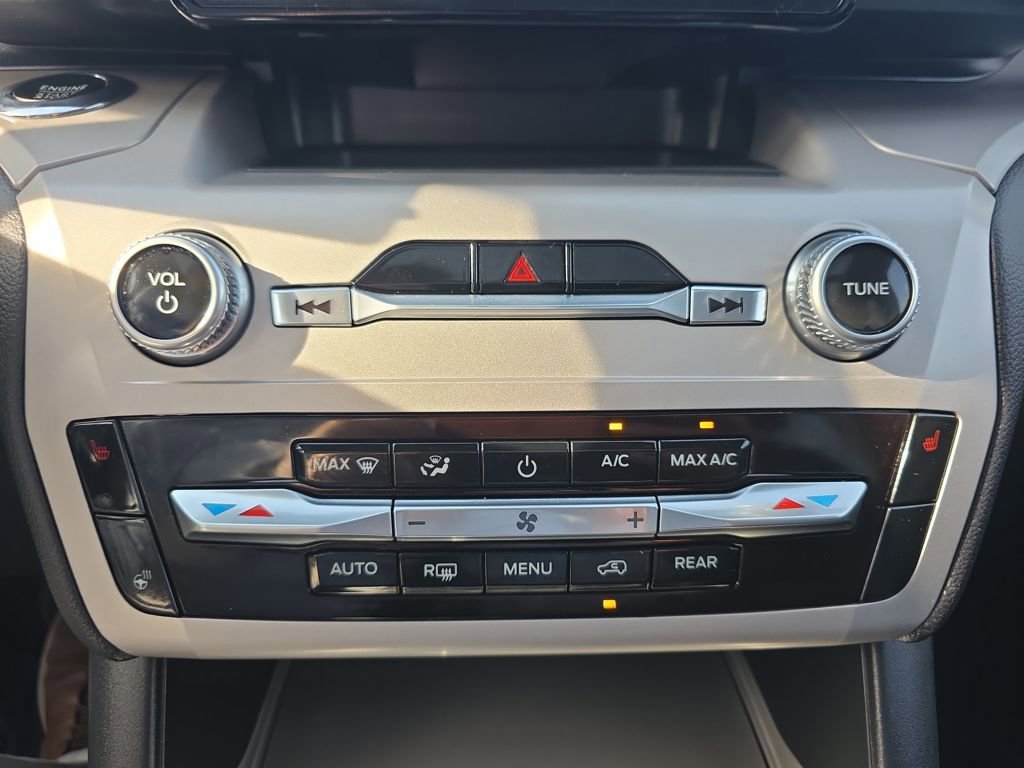 Certified 2023 Ford Explorer XLT w/ Equipment Group 202A image 32