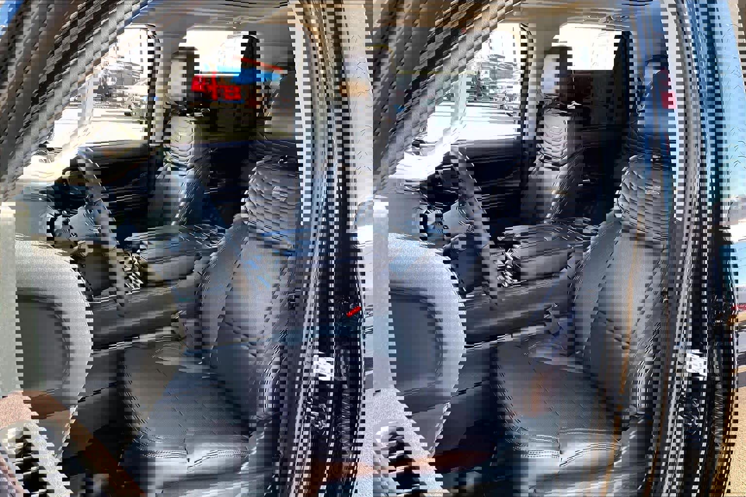 Certified 2025 Ford Expedition Platinum w/ Platinum Ultimate Package image 12