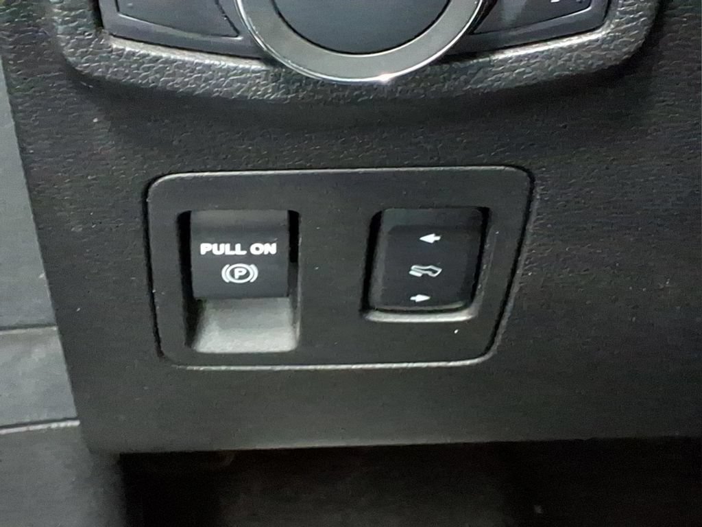 Certified 2019 Ford F150 Lariat w/ Equipment Group 502A Luxury AWD/4WD image 18