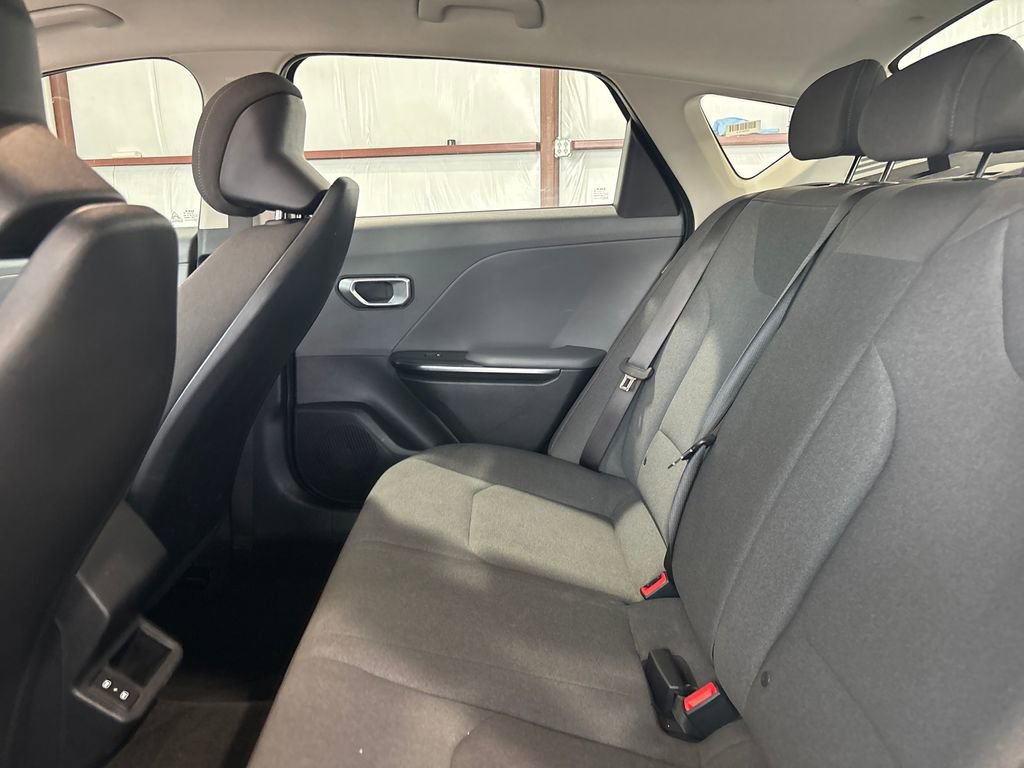 Used 2025 Kia K4 LXS FWD image 12