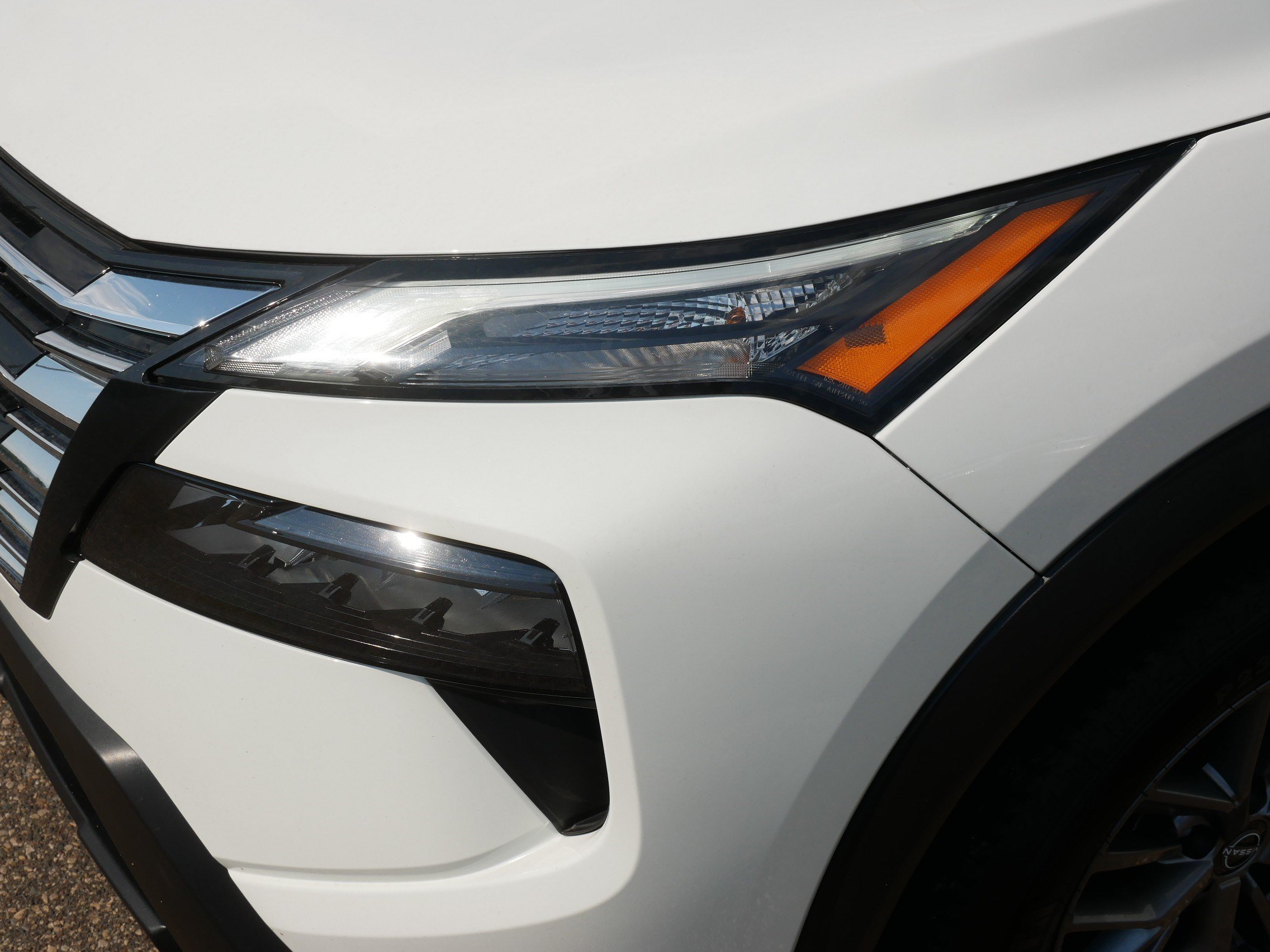 Used 2024 Nissan Rogue S AWD/4WD image 16