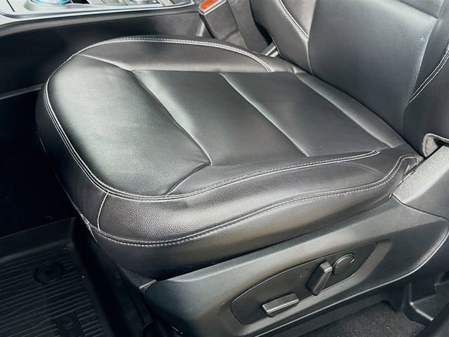 Certified 2021 Ford Explorer XLT w/ Equipment Group 202A image 9