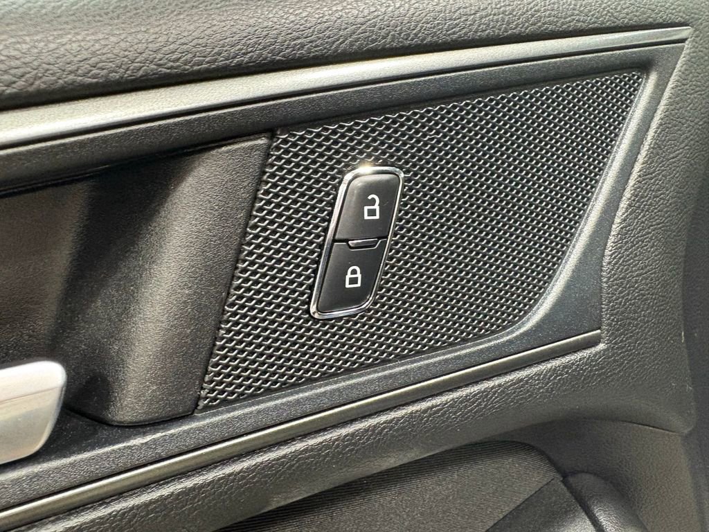 Certified 2019 Ford Edge SE image 11