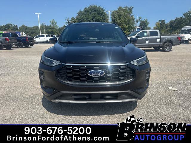 Certified 2025 Ford Escape ST-Line Select AWD/4WD image 2