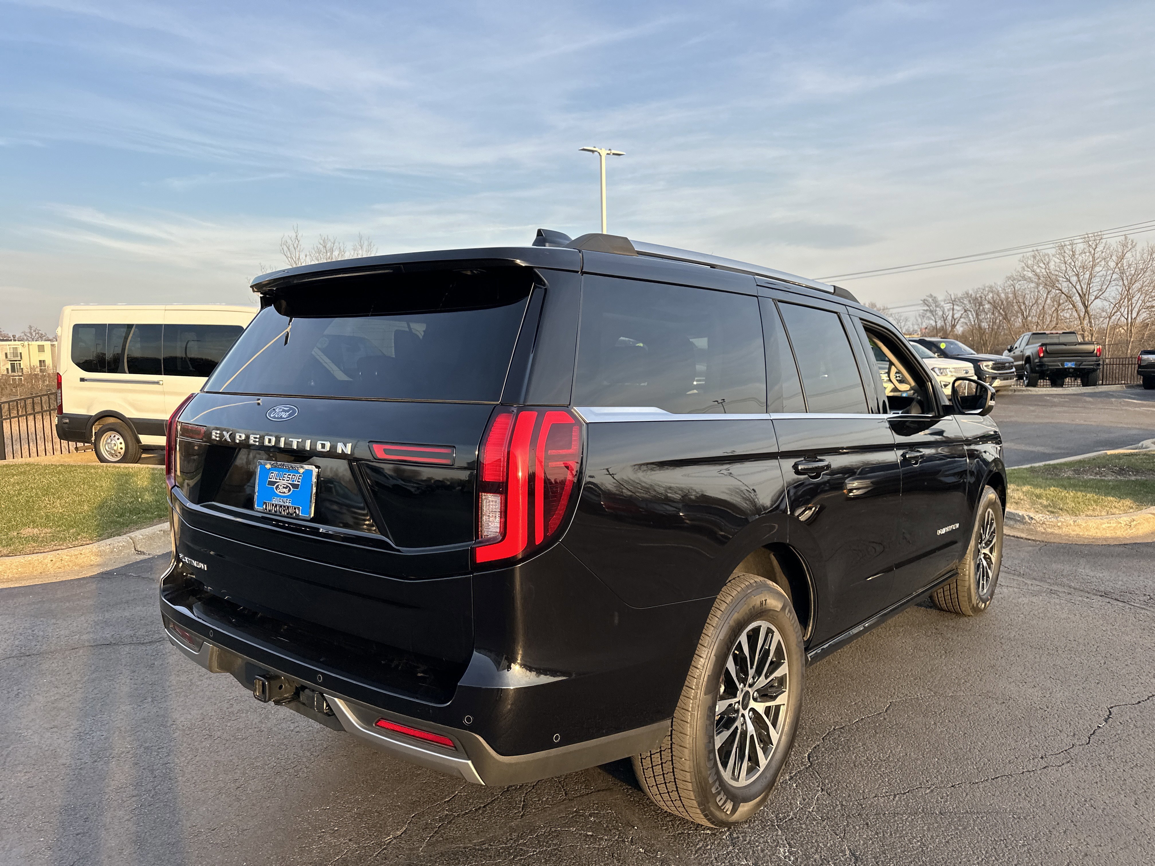 Certified 2025 Ford Expedition Platinum image 3