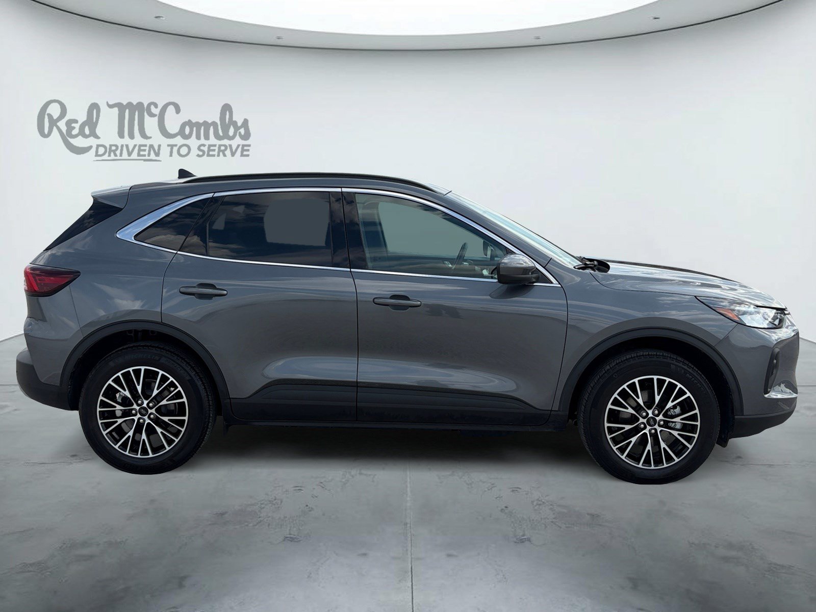 Certified 2025 Ford Escape SE FWD image 4