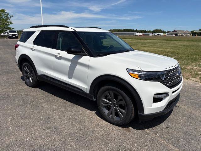 Certified 2024 Ford Explorer XLT w/ Equipment Group 202A AWD/4WD image 2