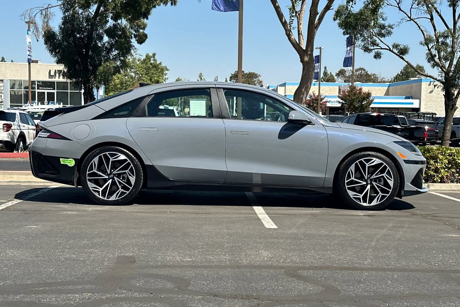 Used 2023 Hyundai Ioniq 6 SEL AWD/4WD image 9