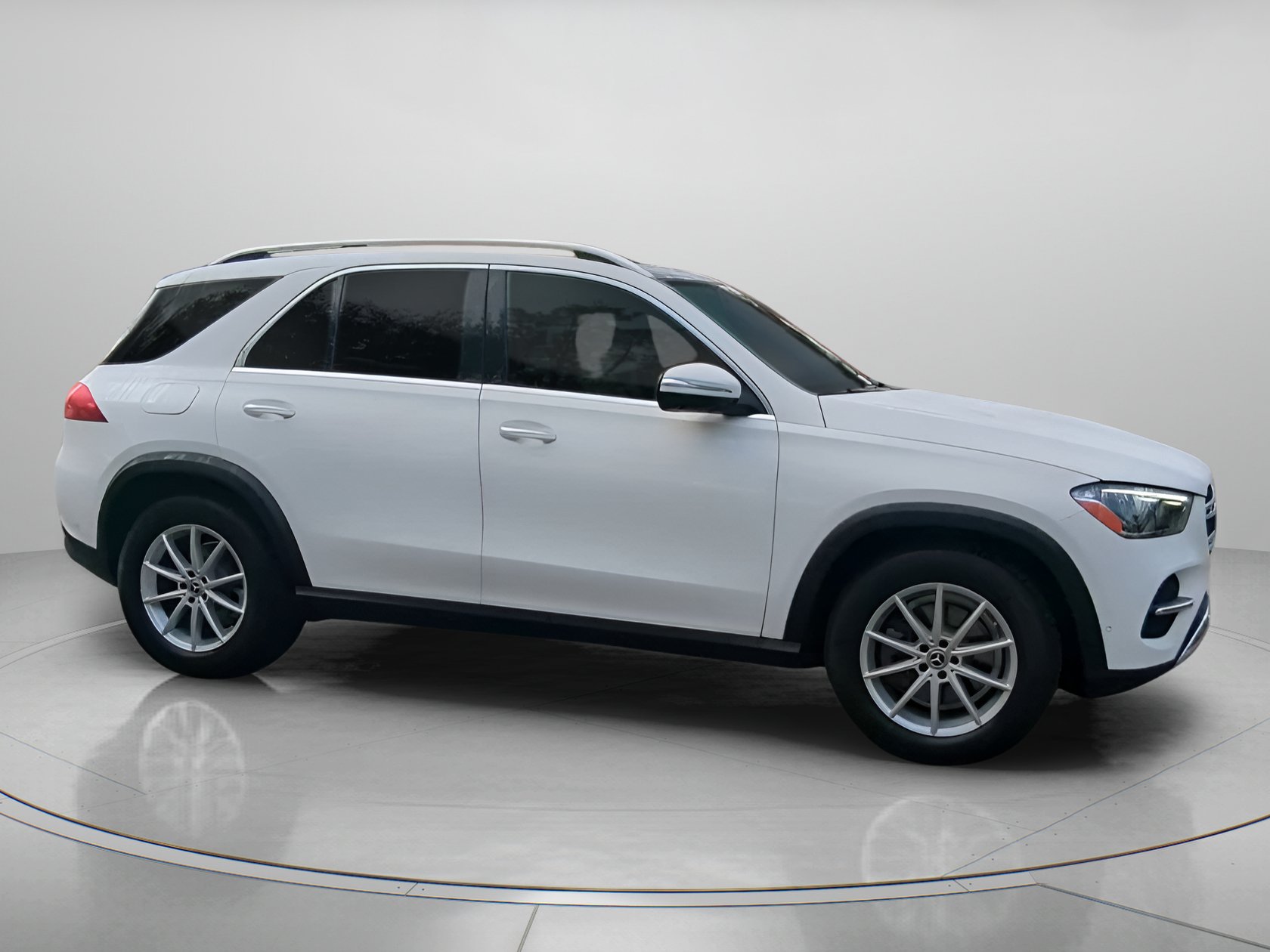 Used 2025 Mercedes-Benz GLE 350 4MATIC w/ Driver Assistance Package image 34