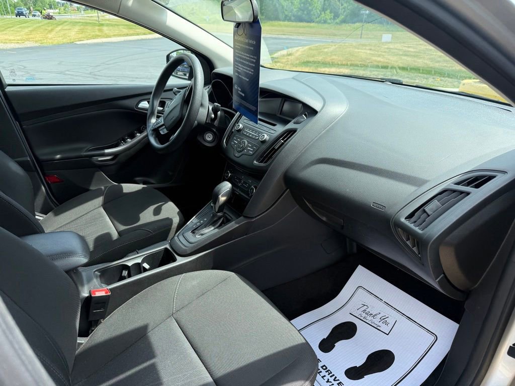 Certified 2017 Ford Focus SE FWD image 12