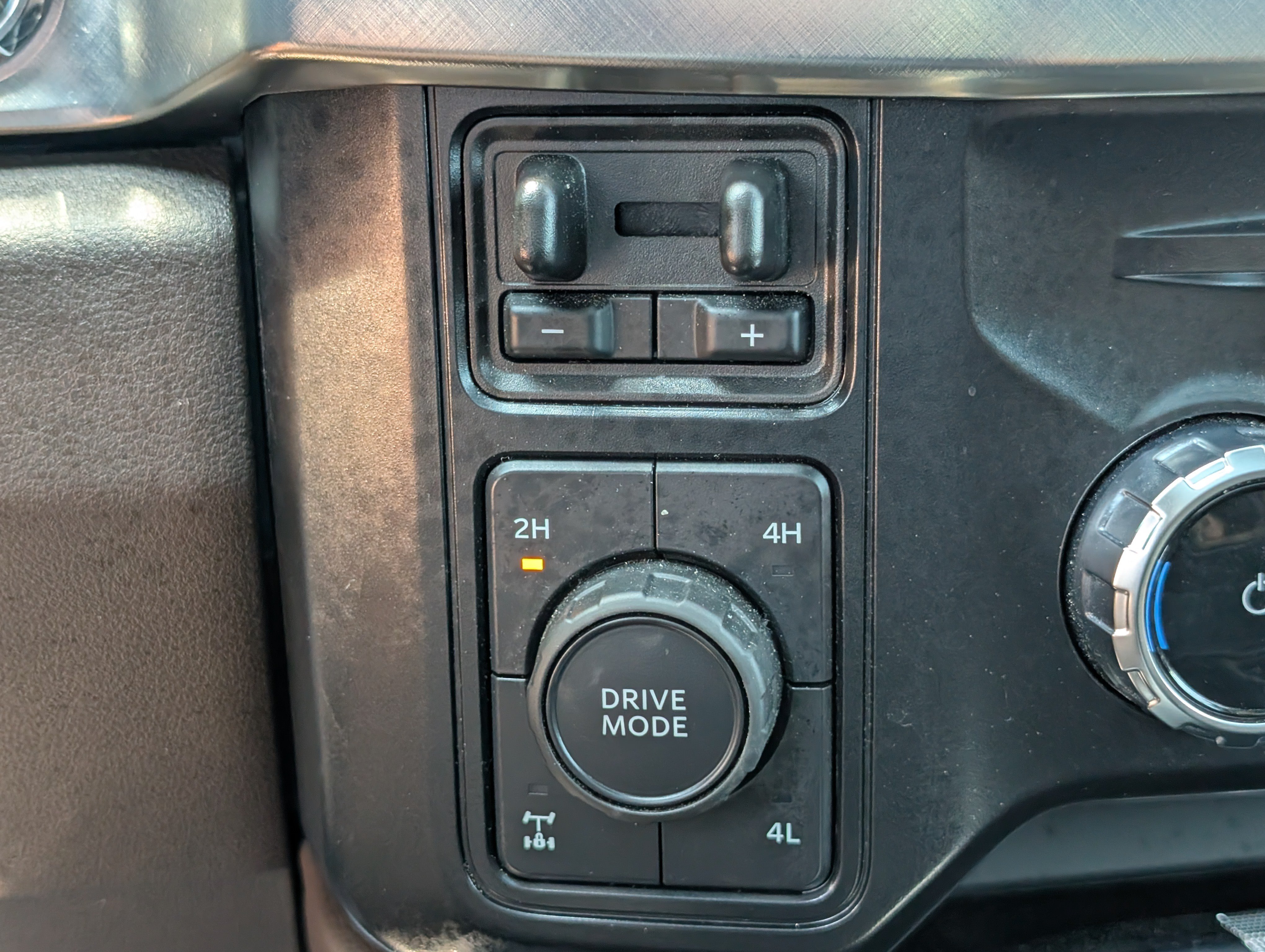 Certified 2025 Ford F350 King Ranch AWD/4WD image 26