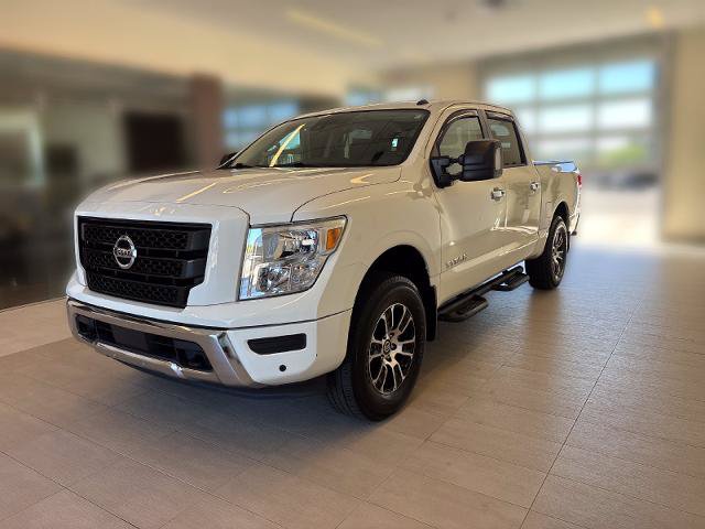 Used 2021 Nissan Titan SV w/ SV Convenience Package AWD/4WD image 4