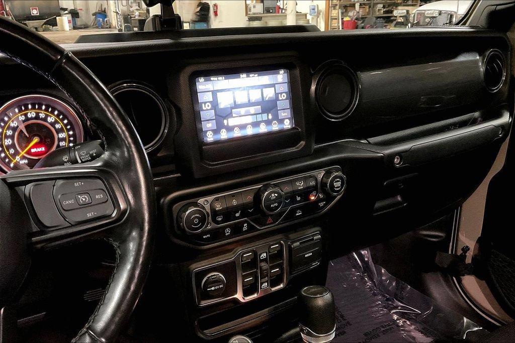 Used 2020 Jeep Gladiator Sport AWD/4WD image 6