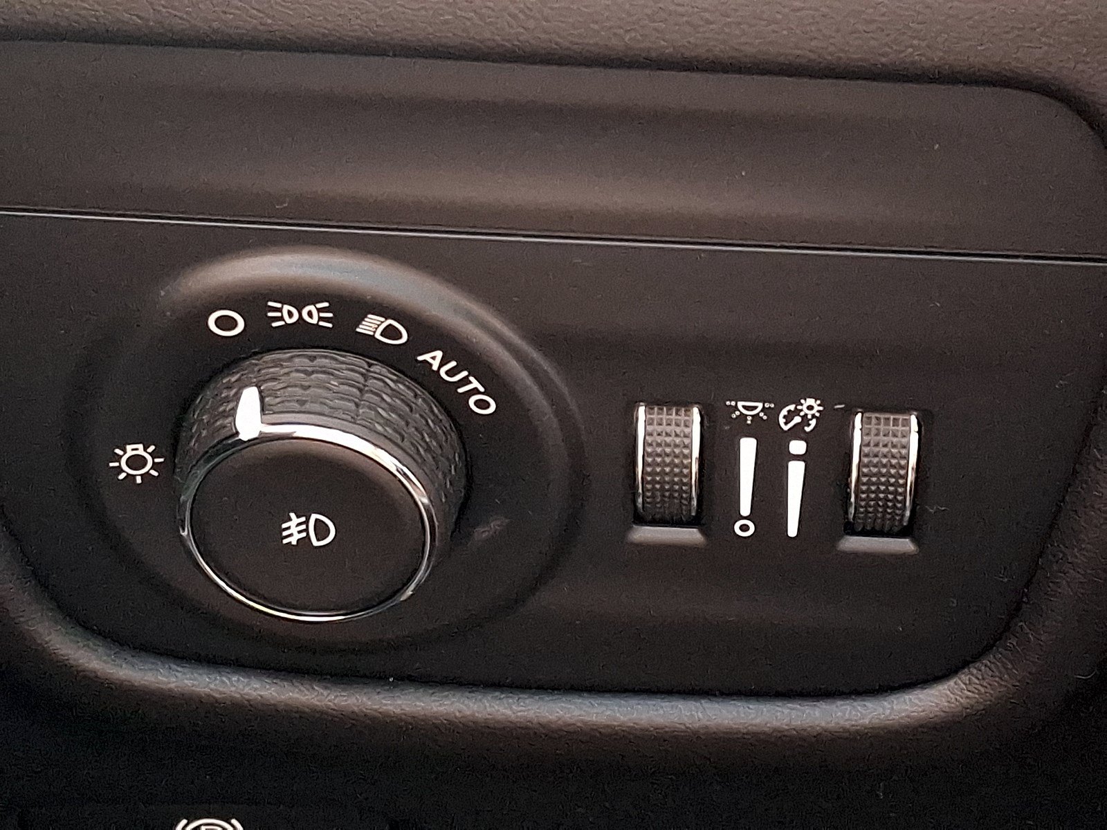 Used 2023 Jeep Grand Cherokee L Summit AWD/4WD image 25