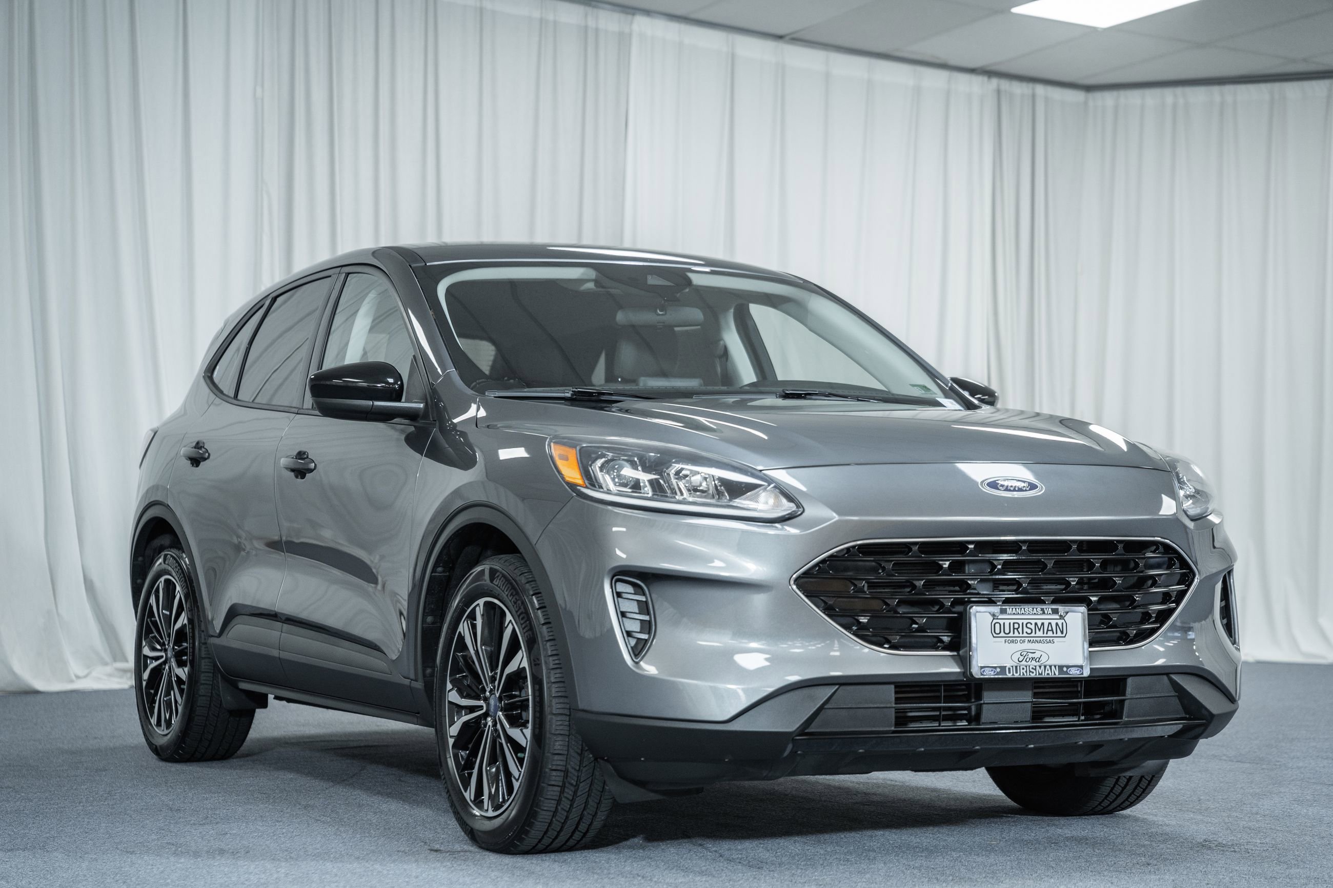 Certified 2021 Ford Escape SE w/ SE Sport Appearance Package image 1