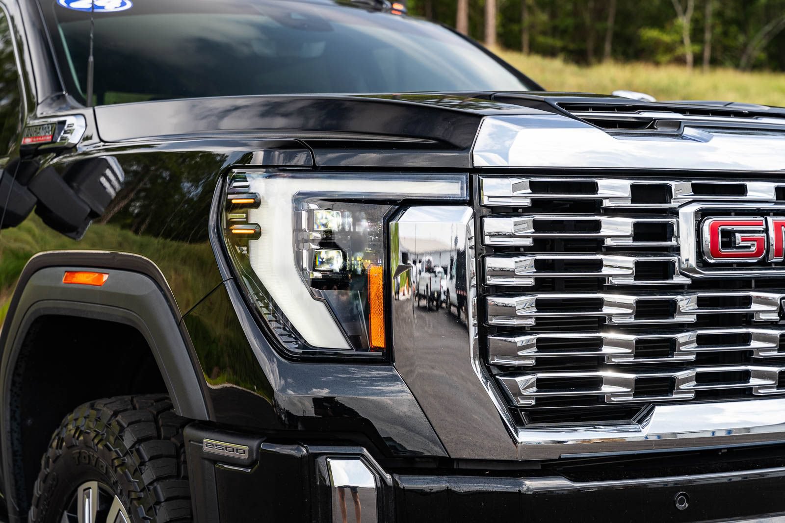 Used 2024 GMC Sierra 2500 Denali w/ Denali Reserve Package AWD/4WD image 10