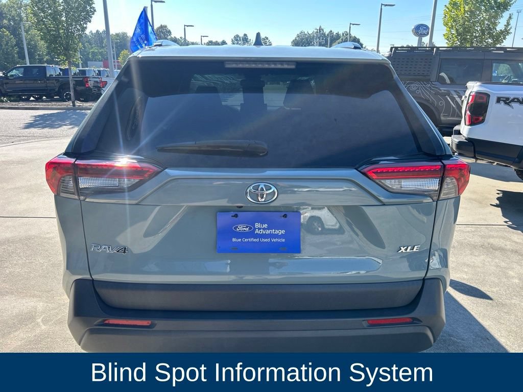 Used 2021 Toyota RAV4 XLE w/ Convenience Package FWD image 6