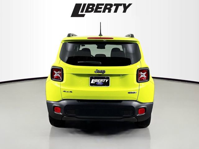 Used 2017 Jeep Renegade Latitude w/ Cold Weather Group image 6