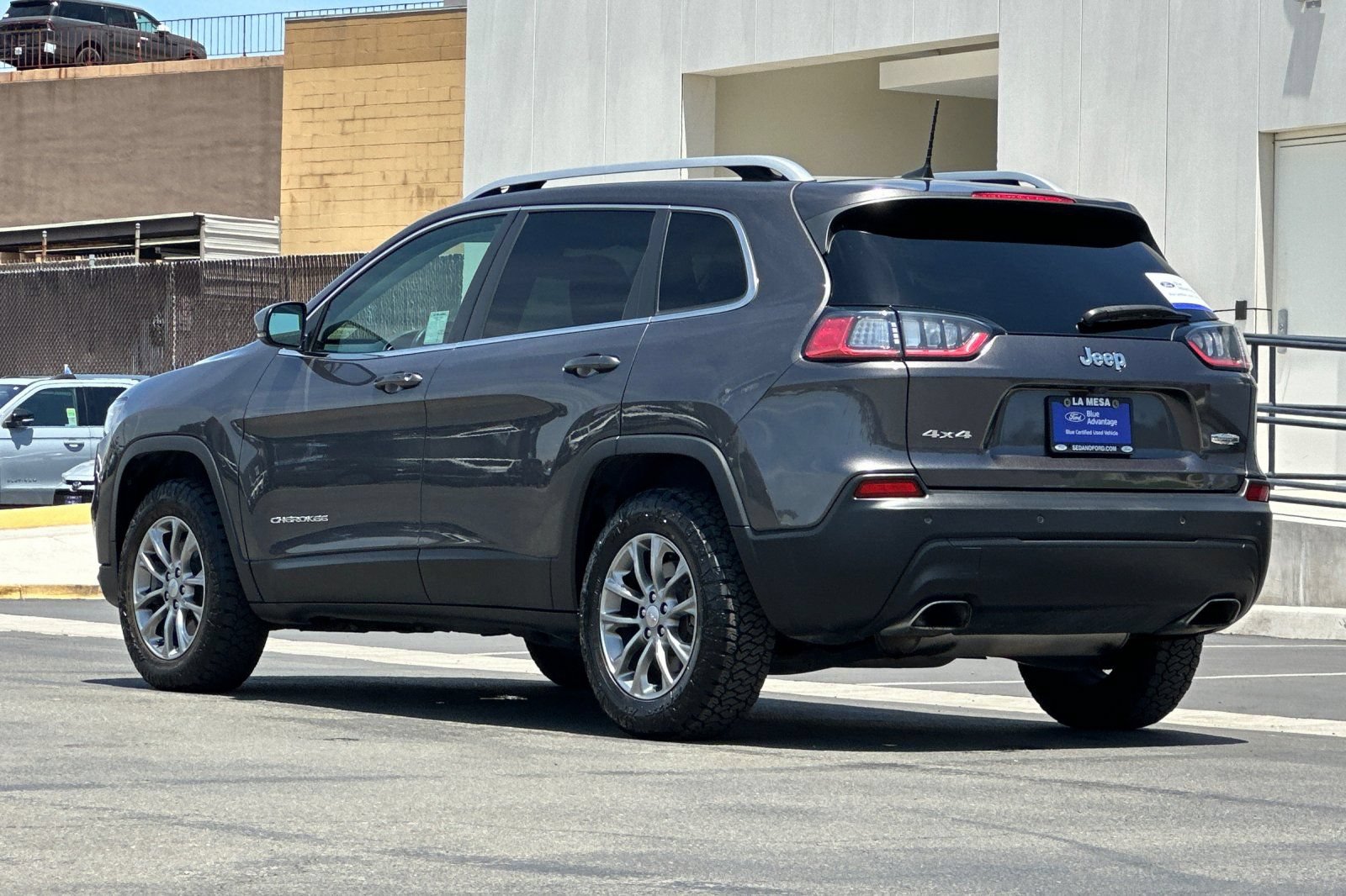 Used 2020 Jeep Cherokee Latitude Plus w/ Comfort/Convenience Group AWD/4WD image 5