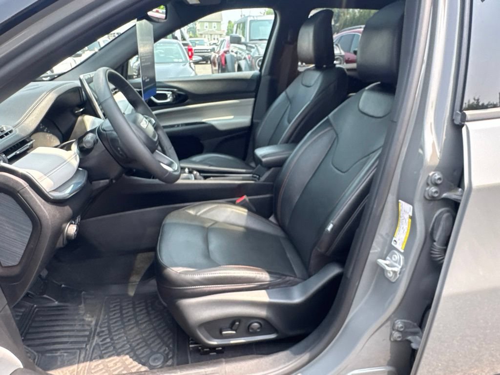 Used 2023 Jeep Compass Limited w/ Elite Group AWD/4WD image 13