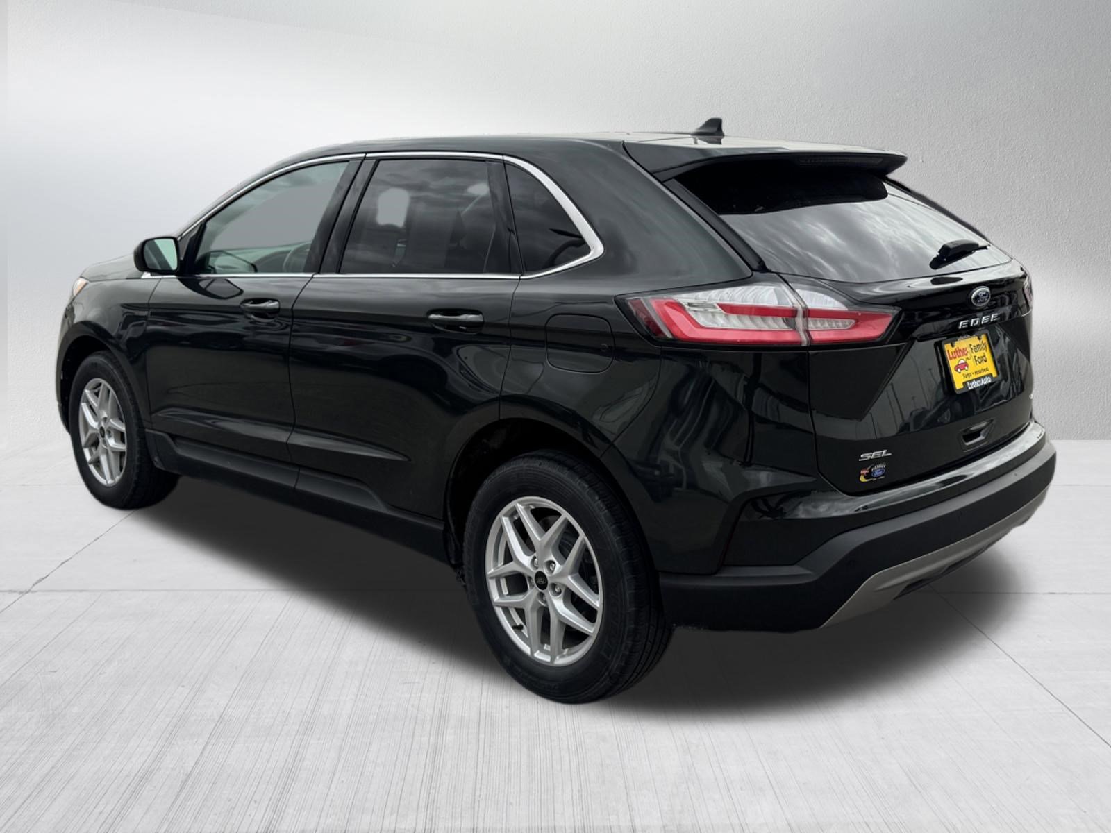 Certified 2024 Ford Edge SEL w/ Convenience Package AWD/4WD image 6