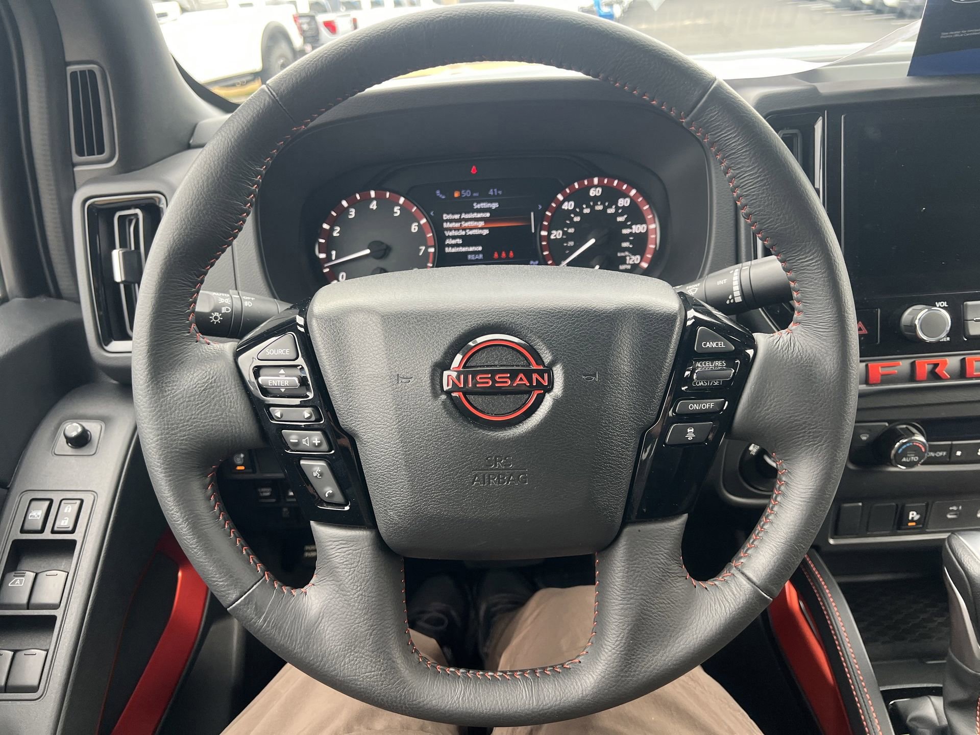 Used 2025 Nissan Frontier PRO-4X image 14