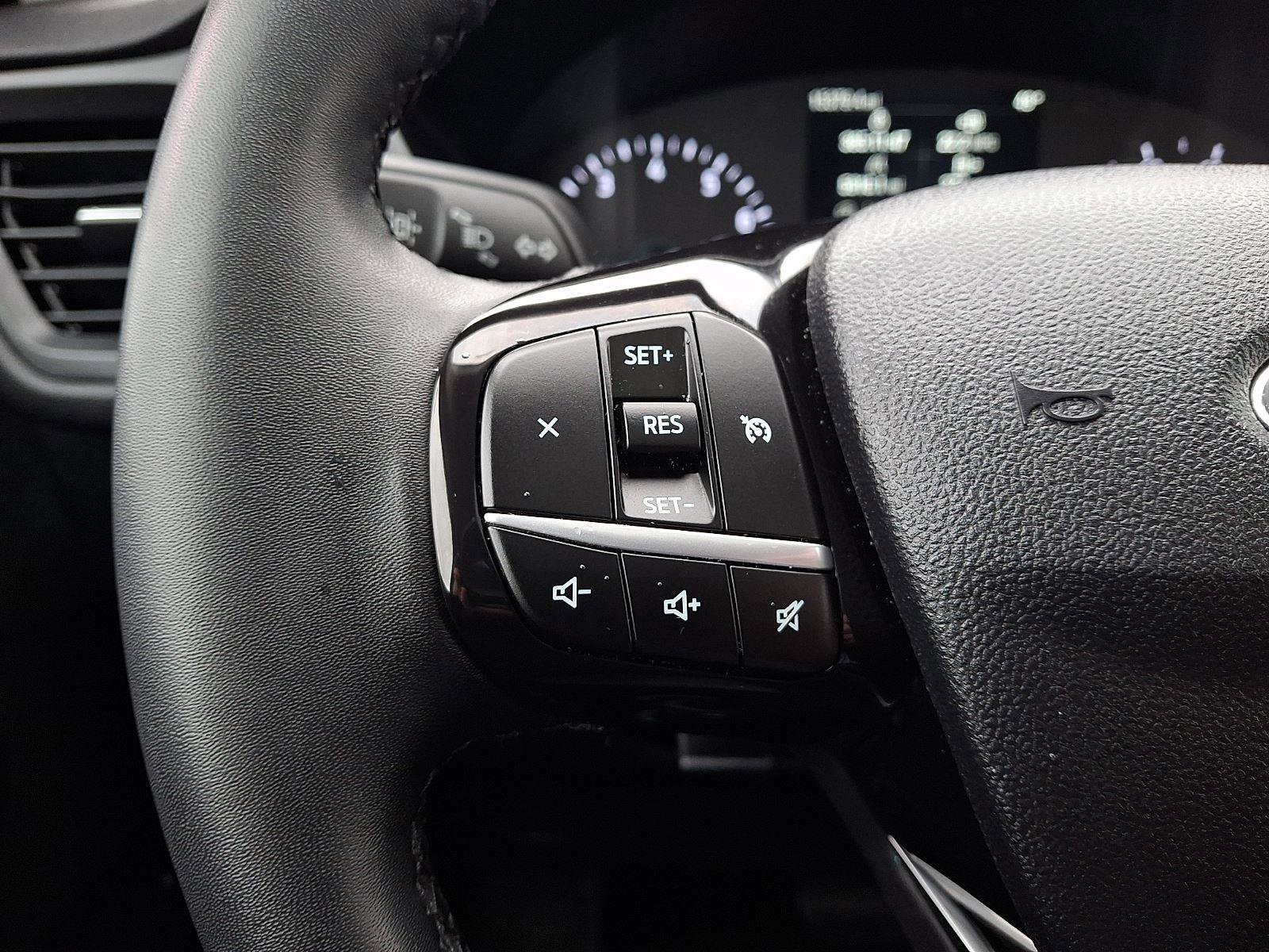 Certified 2022 Ford Escape SE w/ SE Sport Appearance Package image 22