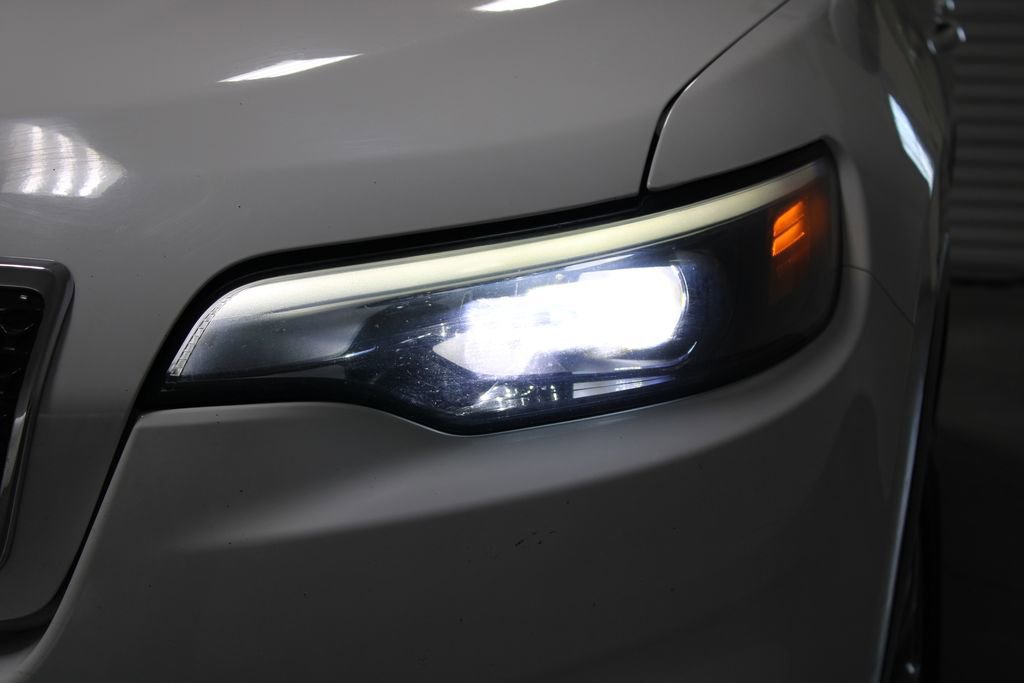 Used 2019 Jeep Cherokee Latitude Plus w/ Comfort/Convenience Group image 49