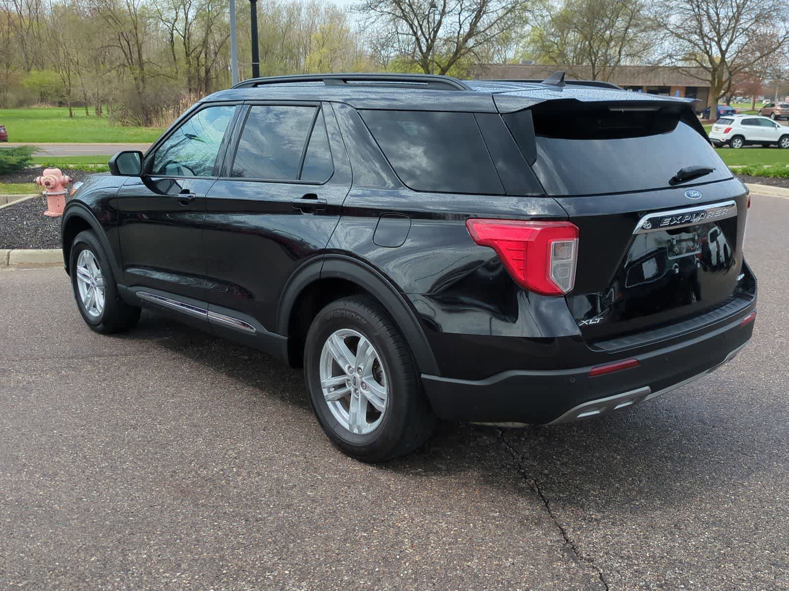Certified 2023 Ford Explorer XLT w/ Equipment Group 202A AWD/4WD image 6