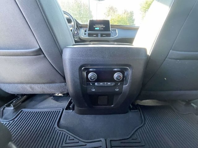 Used 2023 Chevrolet Tahoe Premier w/ Premium Package 2 AWD/4WD image 19