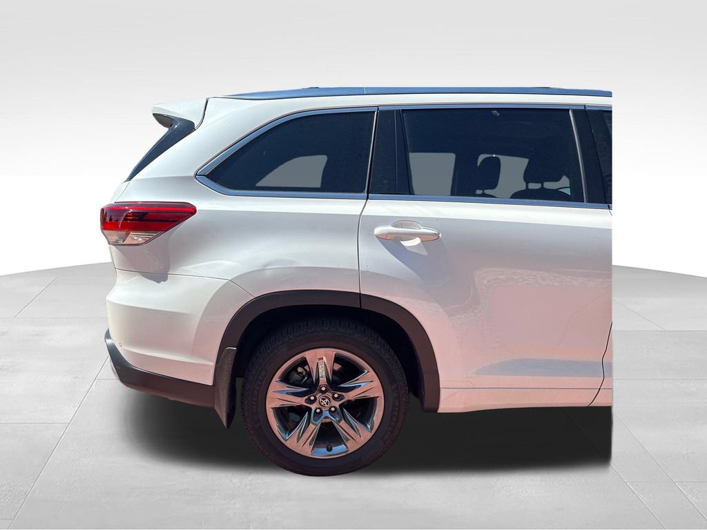 Used 2019 Toyota Highlander Limited Platinum AWD/4WD image 35