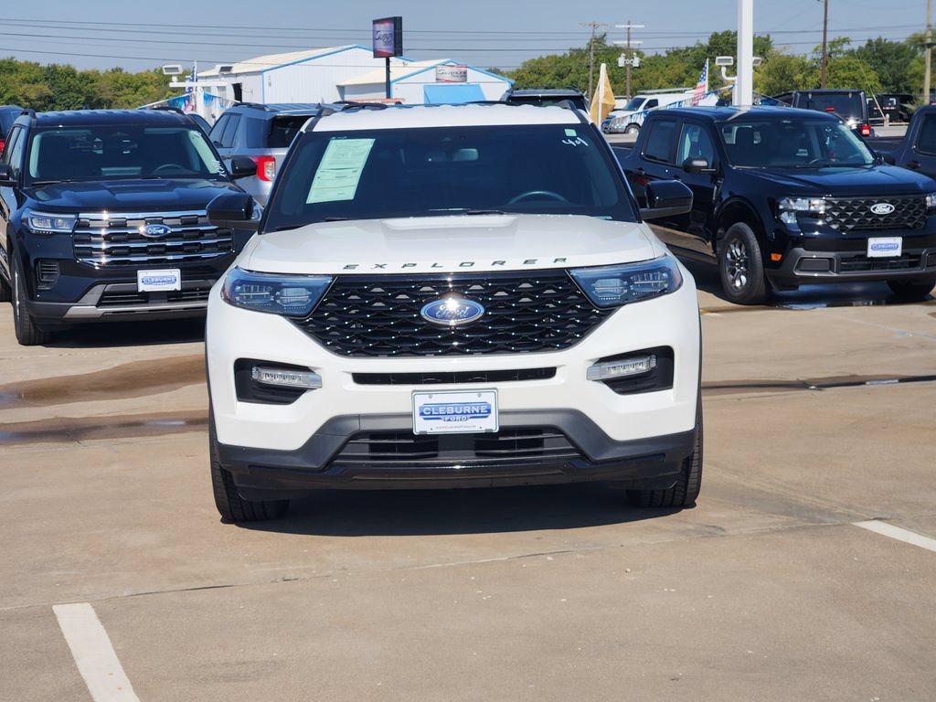 Certified 2024 Ford Explorer ST-Line w/ Class IV Trailer Tow Package RWD image 2