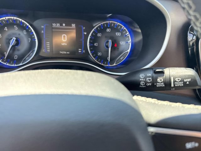 Used 2023 Chrysler Voyager LX FWD image 33