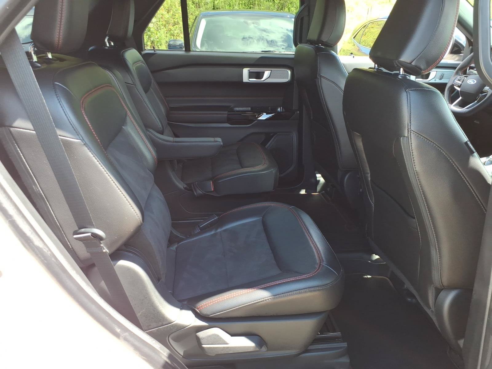Certified 2022 Ford Explorer ST-Line w/ Class IV Trailer Tow Package AWD/4WD image 9