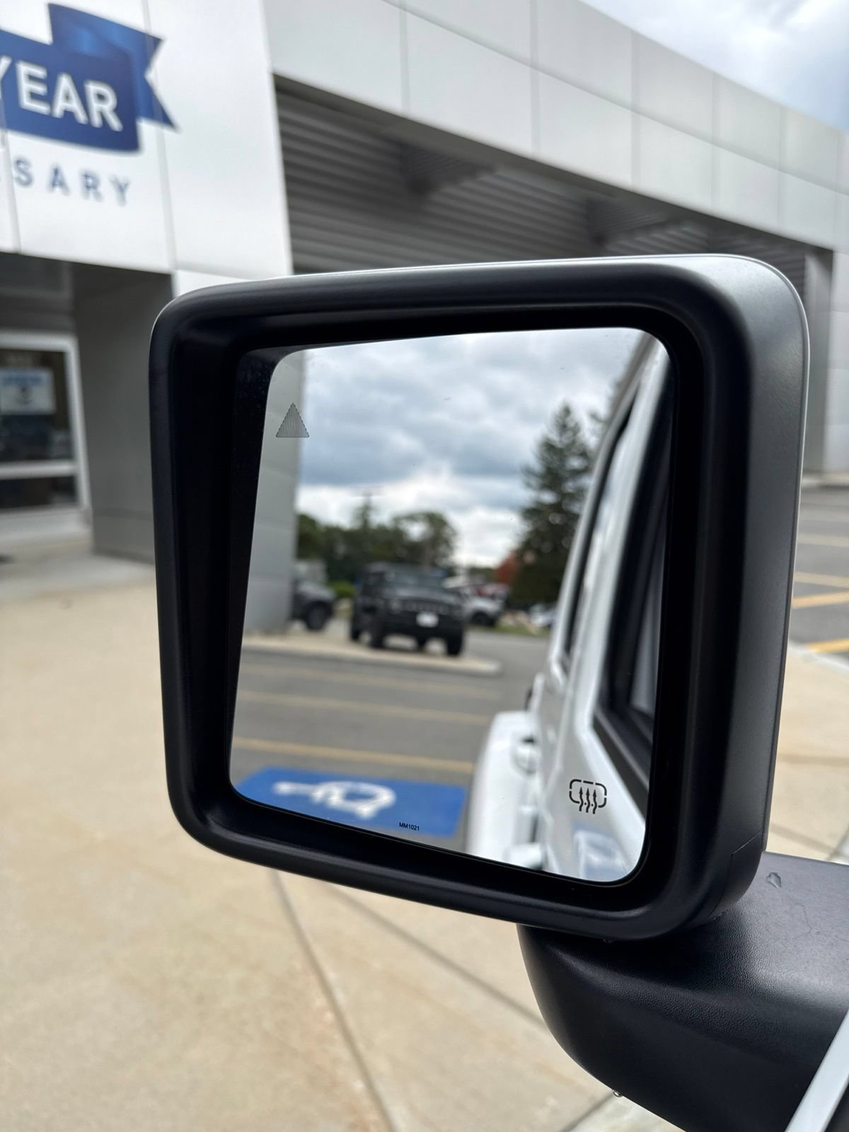 Used 2021 Jeep Wrangler Unlimited Sahara AWD/4WD image 16