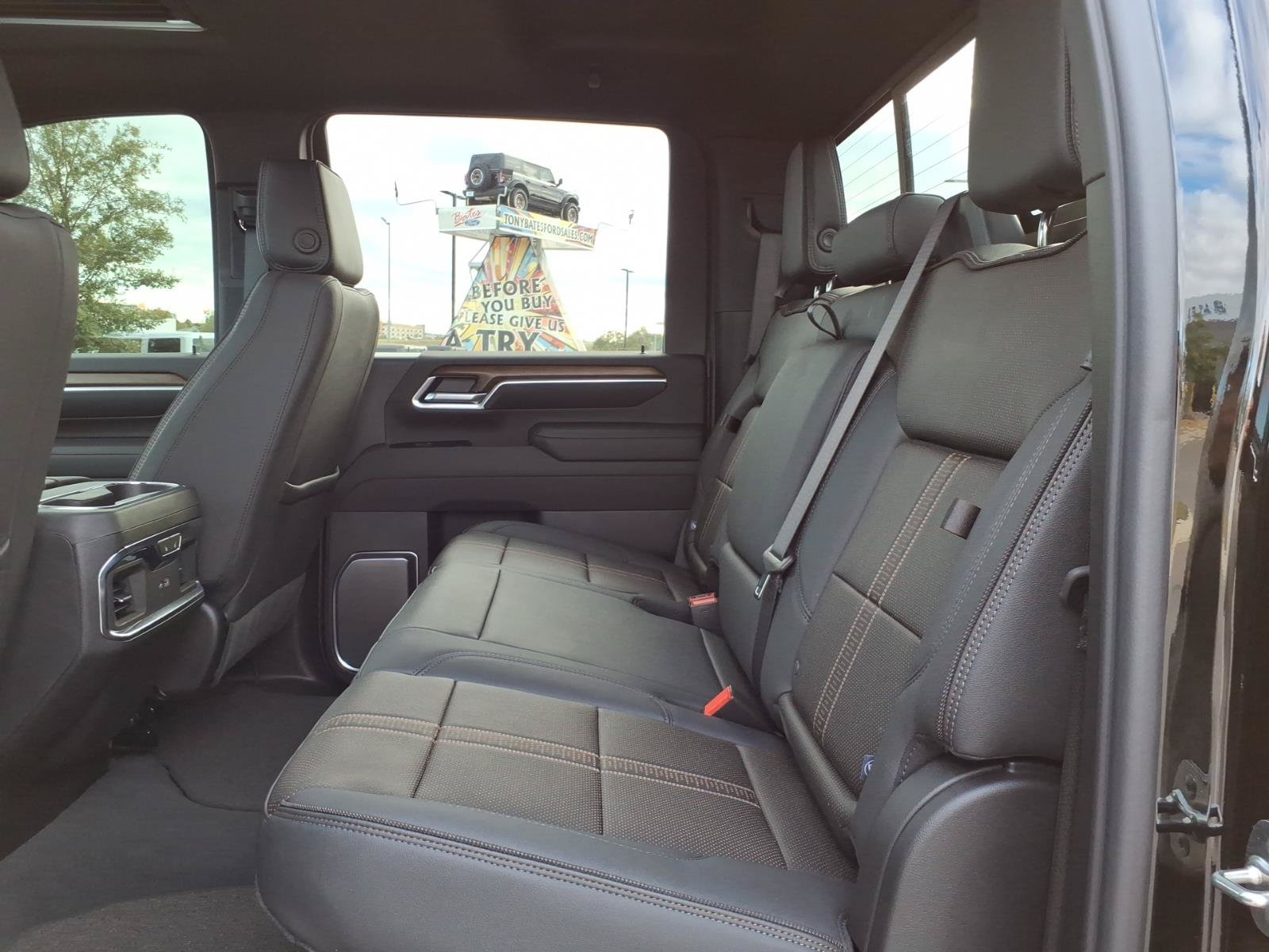 Used 2026 Chevrolet Silverado 2500 High Country w/ High Country Premium Package AWD/4WD image 12