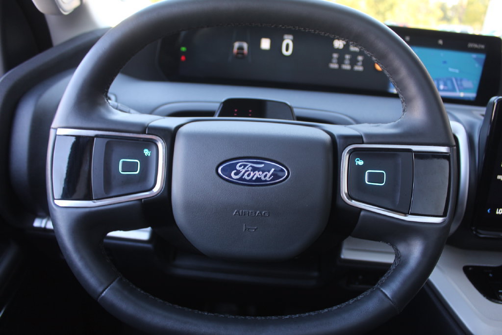 Certified 2025 Ford Expedition Active RWD image 36