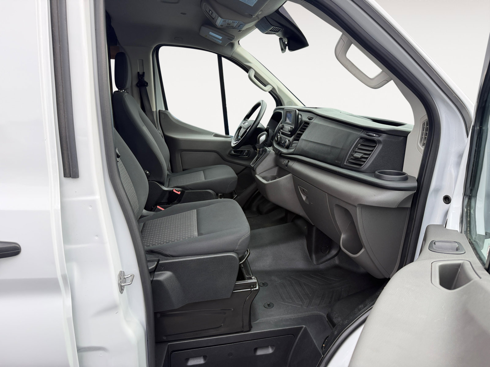 Certified 2025 Ford Transit 250 Low Roof w/ Exterior Upgrade Package RWD image 19
