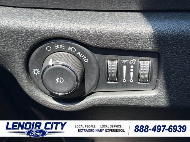 Used 2025 Chrysler Pacifica Limited FWD image 19