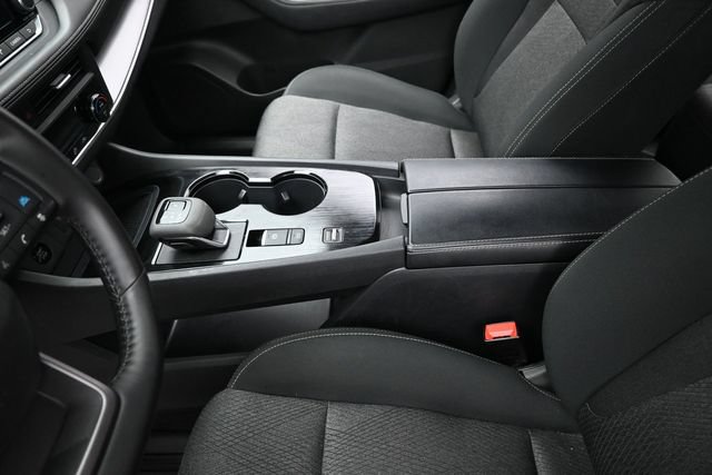 Used 2025 Nissan Rogue SV FWD image 25