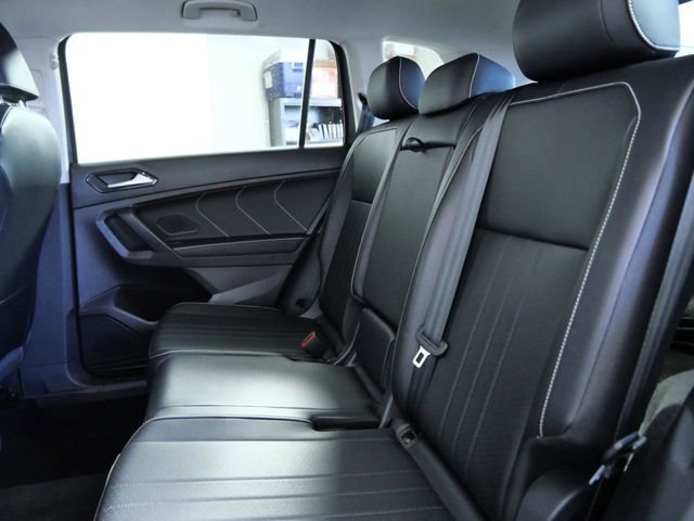 Used 2022 Volkswagen Tiguan SE image 15